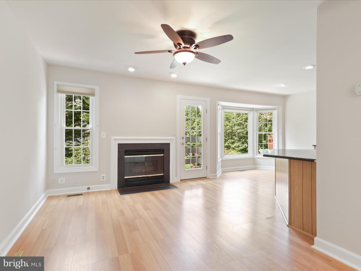 12784 DOGWOOD HILLS LN, FAIRFAX, Virginia 22033, 3 Bedrooms Bedrooms, ,2 BathroomsBathrooms,Residential,For sale,12784 DOGWOOD HILLS LN,VAFX2244894 MLS # VAFX2244894