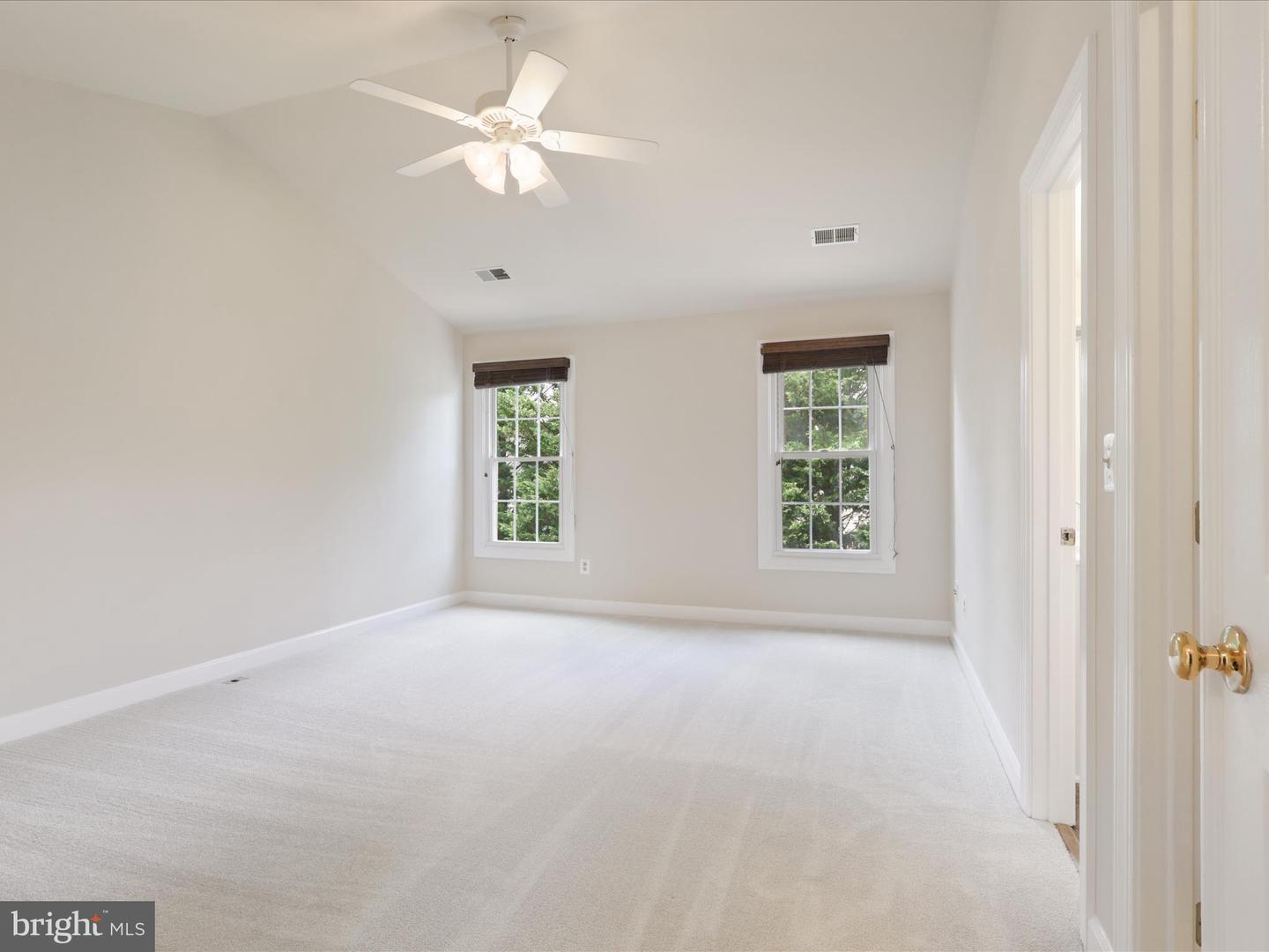 12784 DOGWOOD HILLS LN, FAIRFAX, Virginia 22033, 3 Bedrooms Bedrooms, ,2 BathroomsBathrooms,Residential,For sale,12784 DOGWOOD HILLS LN,VAFX2244894 MLS # VAFX2244894
