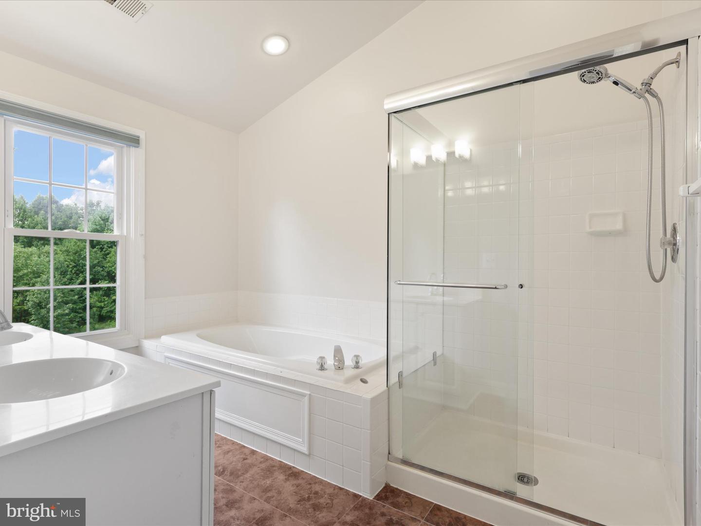 12784 DOGWOOD HILLS LN, FAIRFAX, Virginia 22033, 3 Bedrooms Bedrooms, ,2 BathroomsBathrooms,Residential,For sale,12784 DOGWOOD HILLS LN,VAFX2244894 MLS # VAFX2244894