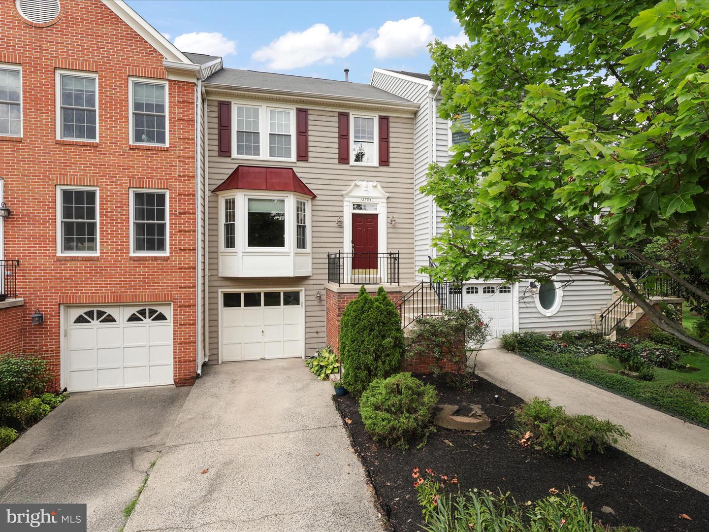 12784 DOGWOOD HILLS LN, FAIRFAX, Virginia 22033, 3 Bedrooms Bedrooms, ,2 BathroomsBathrooms,Residential,For sale,12784 DOGWOOD HILLS LN,VAFX2244894 MLS # VAFX2244894