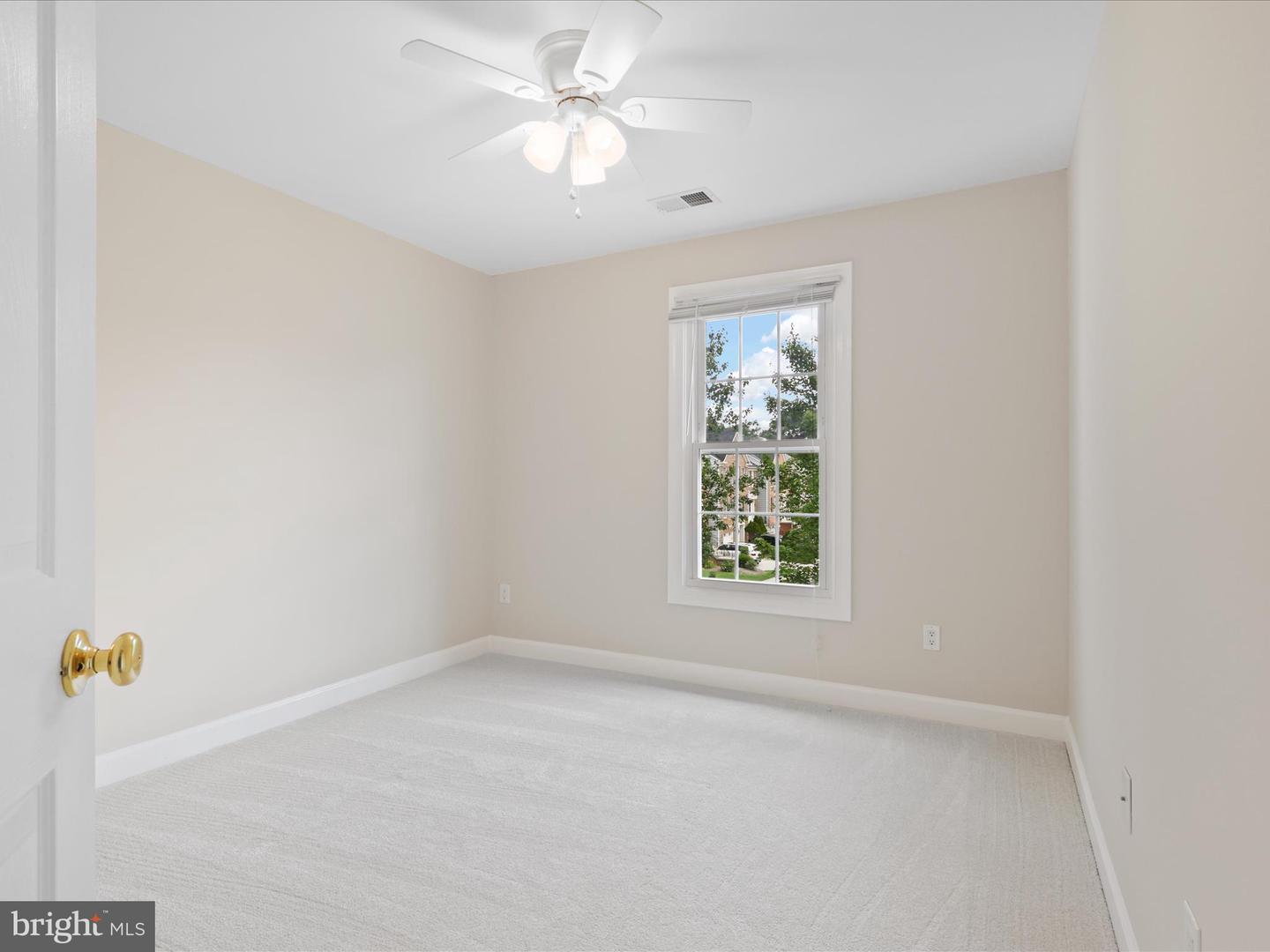 12784 DOGWOOD HILLS LN, FAIRFAX, Virginia 22033, 3 Bedrooms Bedrooms, ,2 BathroomsBathrooms,Residential,For sale,12784 DOGWOOD HILLS LN,VAFX2244894 MLS # VAFX2244894
