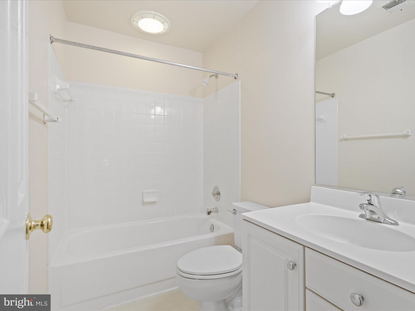 12784 DOGWOOD HILLS LN, FAIRFAX, Virginia 22033, 3 Bedrooms Bedrooms, ,2 BathroomsBathrooms,Residential,For sale,12784 DOGWOOD HILLS LN,VAFX2244894 MLS # VAFX2244894