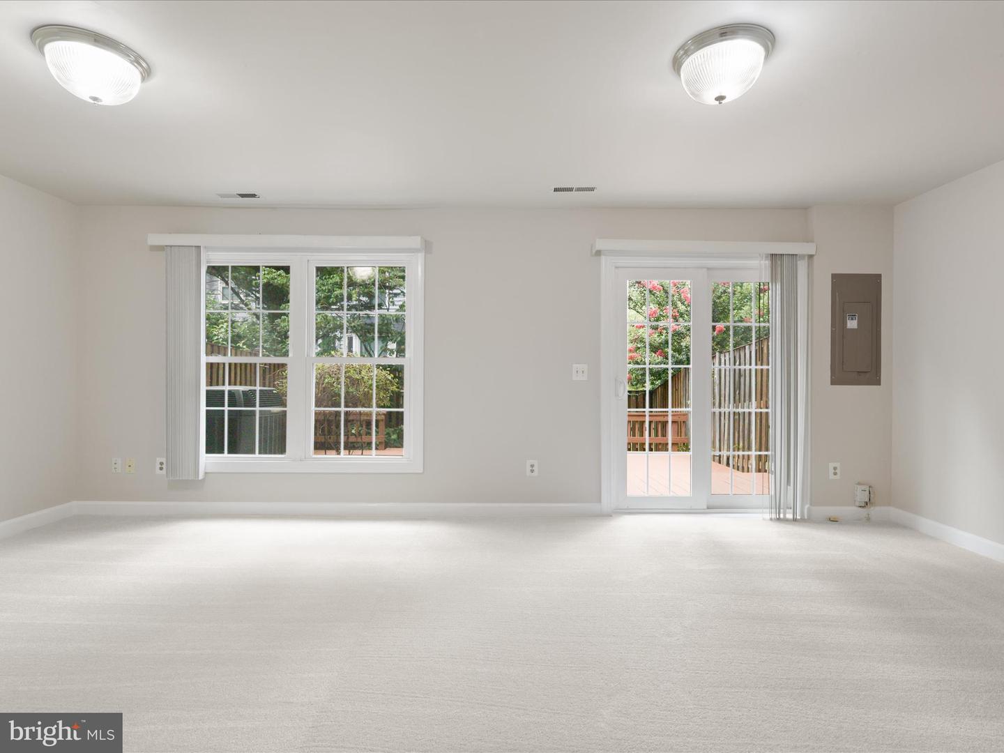 12784 DOGWOOD HILLS LN, FAIRFAX, Virginia 22033, 3 Bedrooms Bedrooms, ,2 BathroomsBathrooms,Residential,For sale,12784 DOGWOOD HILLS LN,VAFX2244894 MLS # VAFX2244894