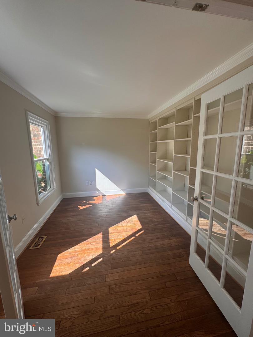 2055 KEDGE DR, VIENNA, Virginia 22181, 5 Bedrooms Bedrooms, ,4 BathroomsBathrooms,Residential,For sale,2055 KEDGE DR,VAFX2245696 MLS # VAFX2245696
