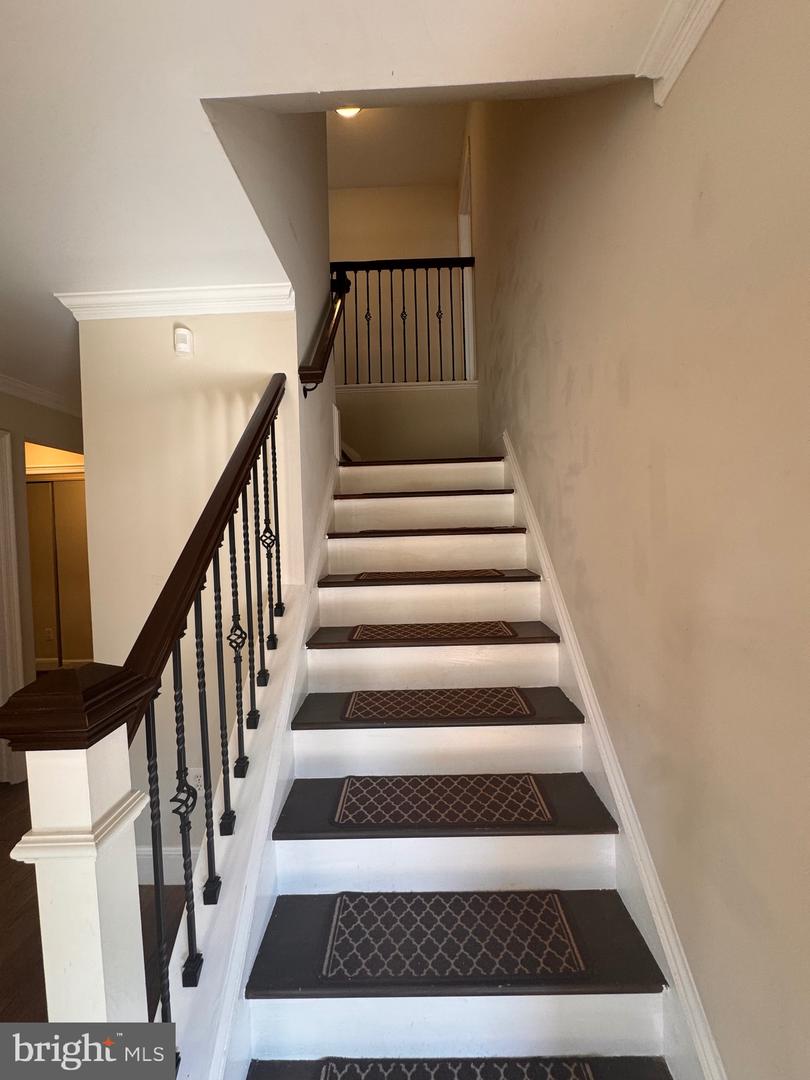 2055 KEDGE DR, VIENNA, Virginia 22181, 5 Bedrooms Bedrooms, ,4 BathroomsBathrooms,Residential,For sale,2055 KEDGE DR,VAFX2245696 MLS # VAFX2245696