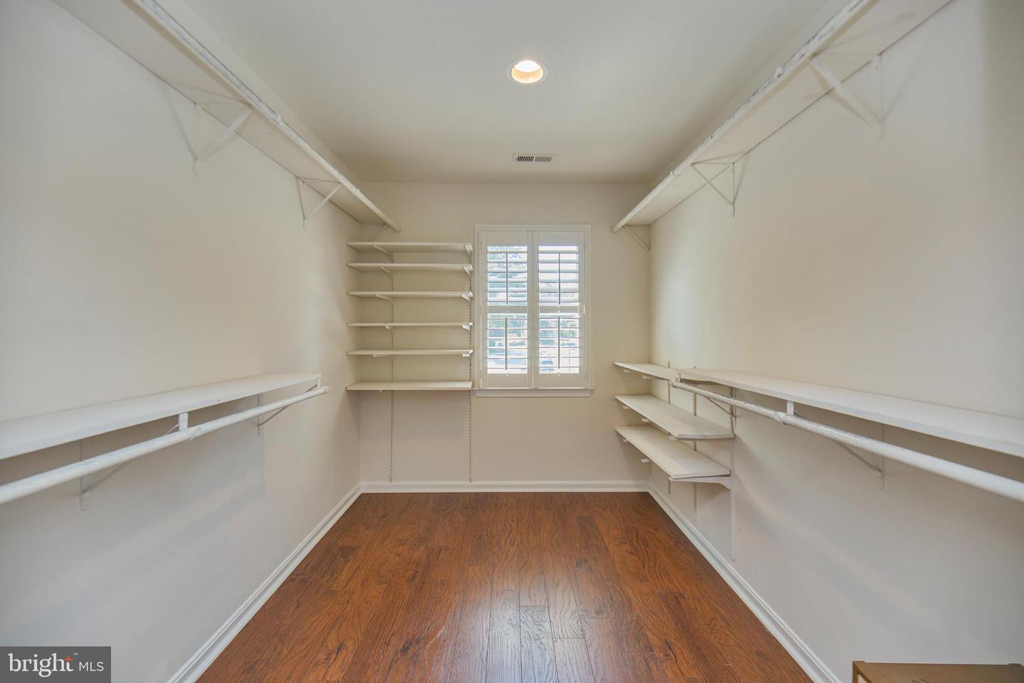 2055 KEDGE DR, VIENNA, Virginia 22181, 5 Bedrooms Bedrooms, ,4 BathroomsBathrooms,Residential,For sale,2055 KEDGE DR,VAFX2245696 MLS # VAFX2245696