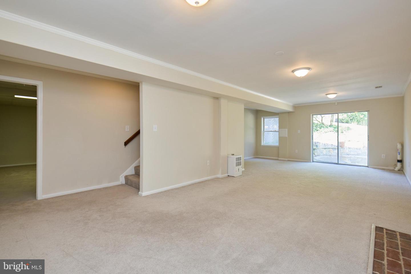 2055 KEDGE DR, VIENNA, Virginia 22181, 5 Bedrooms Bedrooms, ,4 BathroomsBathrooms,Residential,For sale,2055 KEDGE DR,VAFX2245696 MLS # VAFX2245696