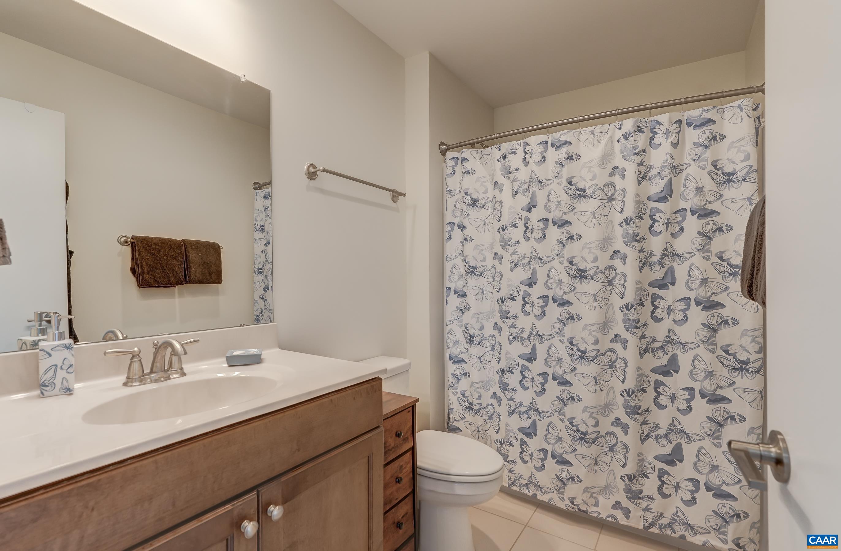 Private guest bathroom