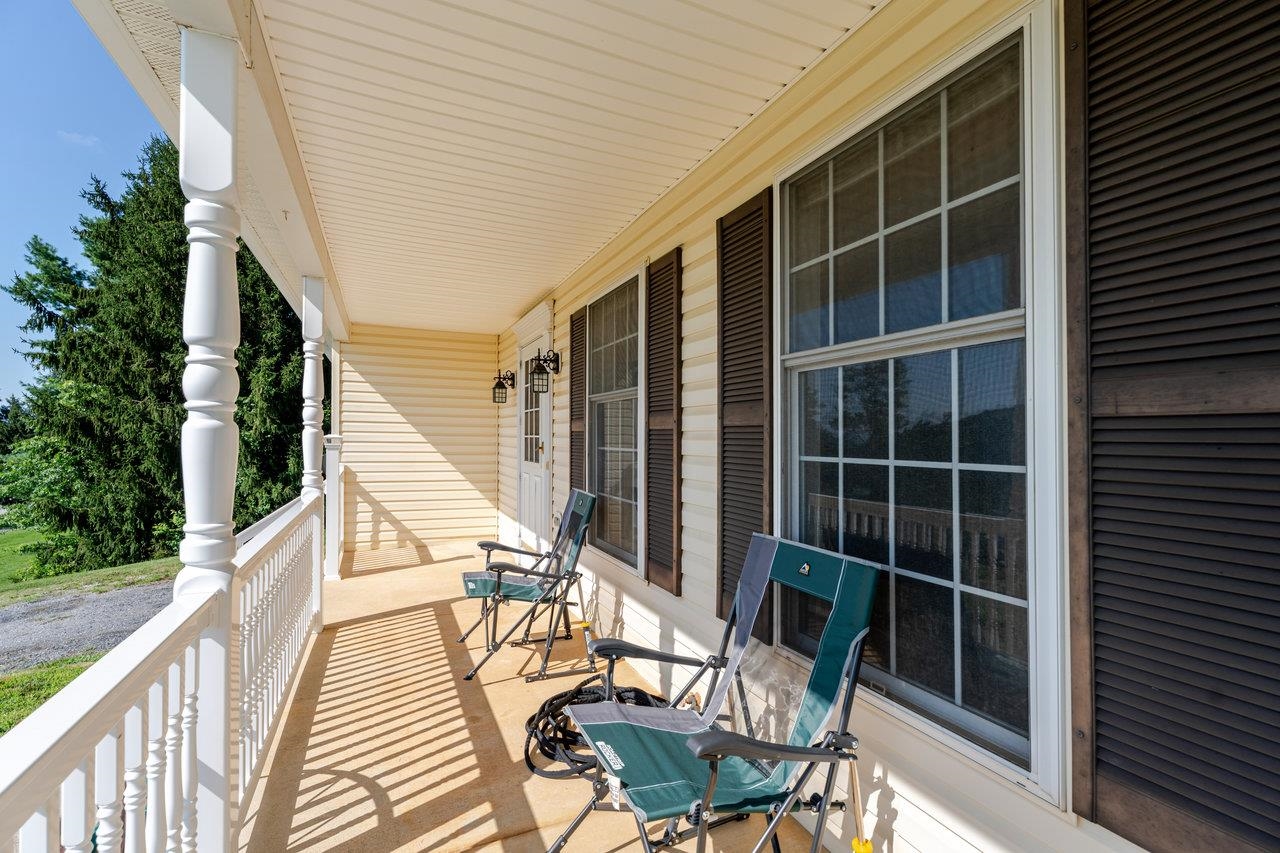 107 ORCHARD RD, STAUNTON, Virginia 24401, 5 Bedrooms Bedrooms, ,3 BathroomsBathrooms,Residential,107 ORCHARD RD,666935 MLS # 666935