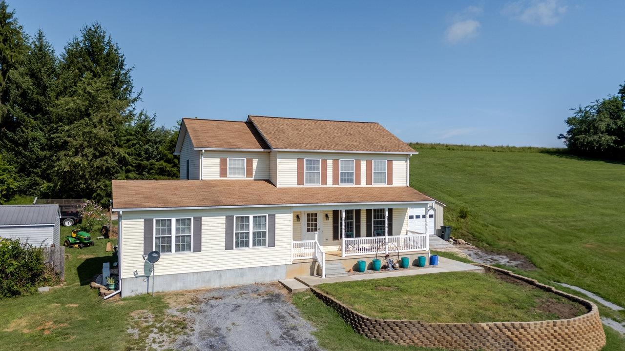 107 ORCHARD RD, STAUNTON, Virginia 24401, 5 Bedrooms Bedrooms, ,3 BathroomsBathrooms,Residential,107 ORCHARD RD,666935 MLS # 666935