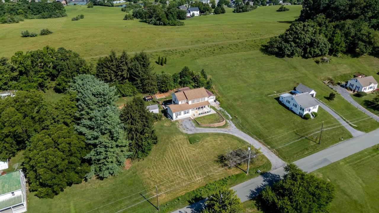 107 ORCHARD RD, STAUNTON, Virginia 24401, 5 Bedrooms Bedrooms, ,3 BathroomsBathrooms,Residential,107 ORCHARD RD,666935 MLS # 666935