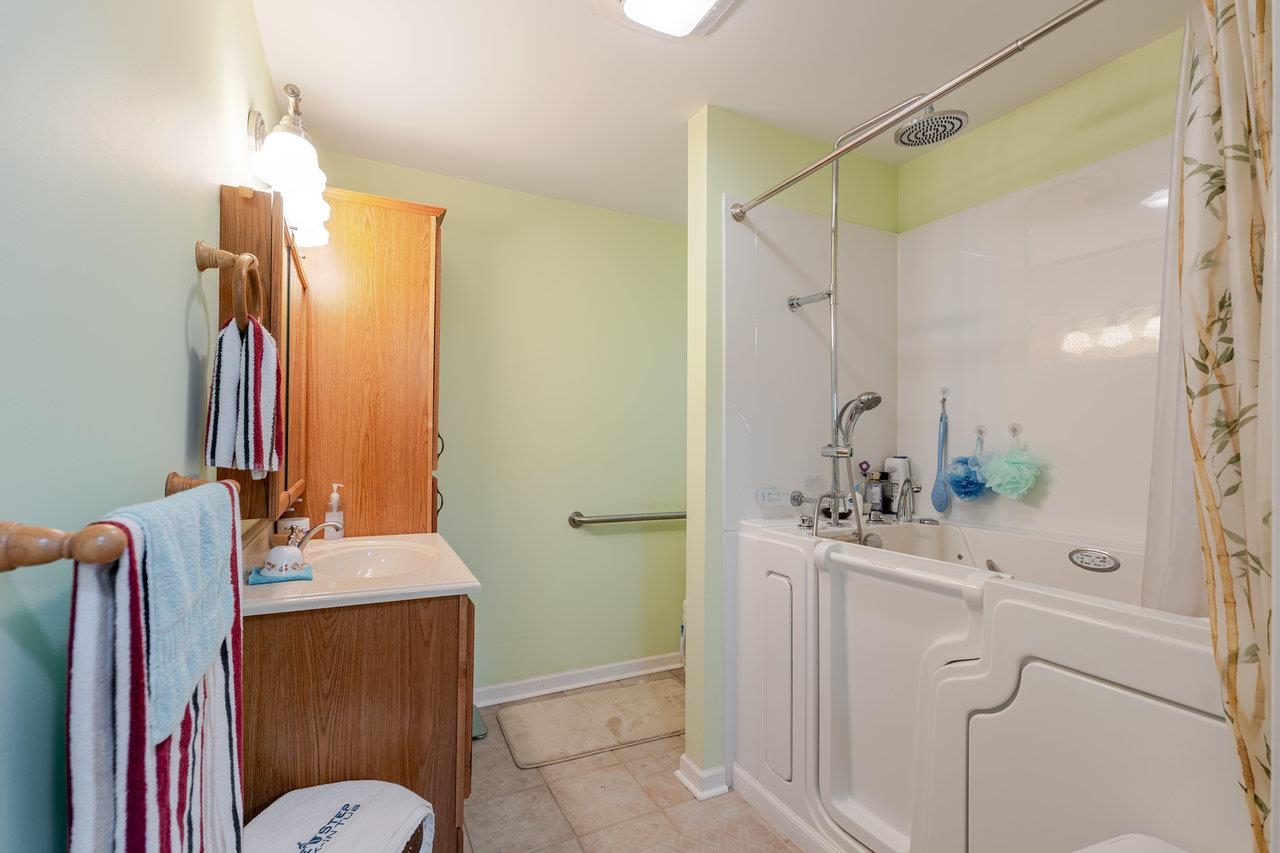 107 ORCHARD RD, STAUNTON, Virginia 24401, 5 Bedrooms Bedrooms, ,3 BathroomsBathrooms,Residential,107 ORCHARD RD,666935 MLS # 666935