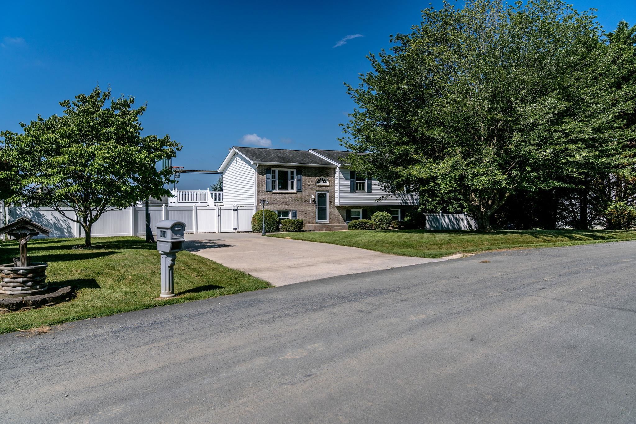6087 W DONNAGAIL DR, PENN LAIRD, Virginia 22846, 4 Bedrooms Bedrooms, ,2 BathroomsBathrooms,Residential,6087 W DONNAGAIL DR,666936 MLS # 666936
