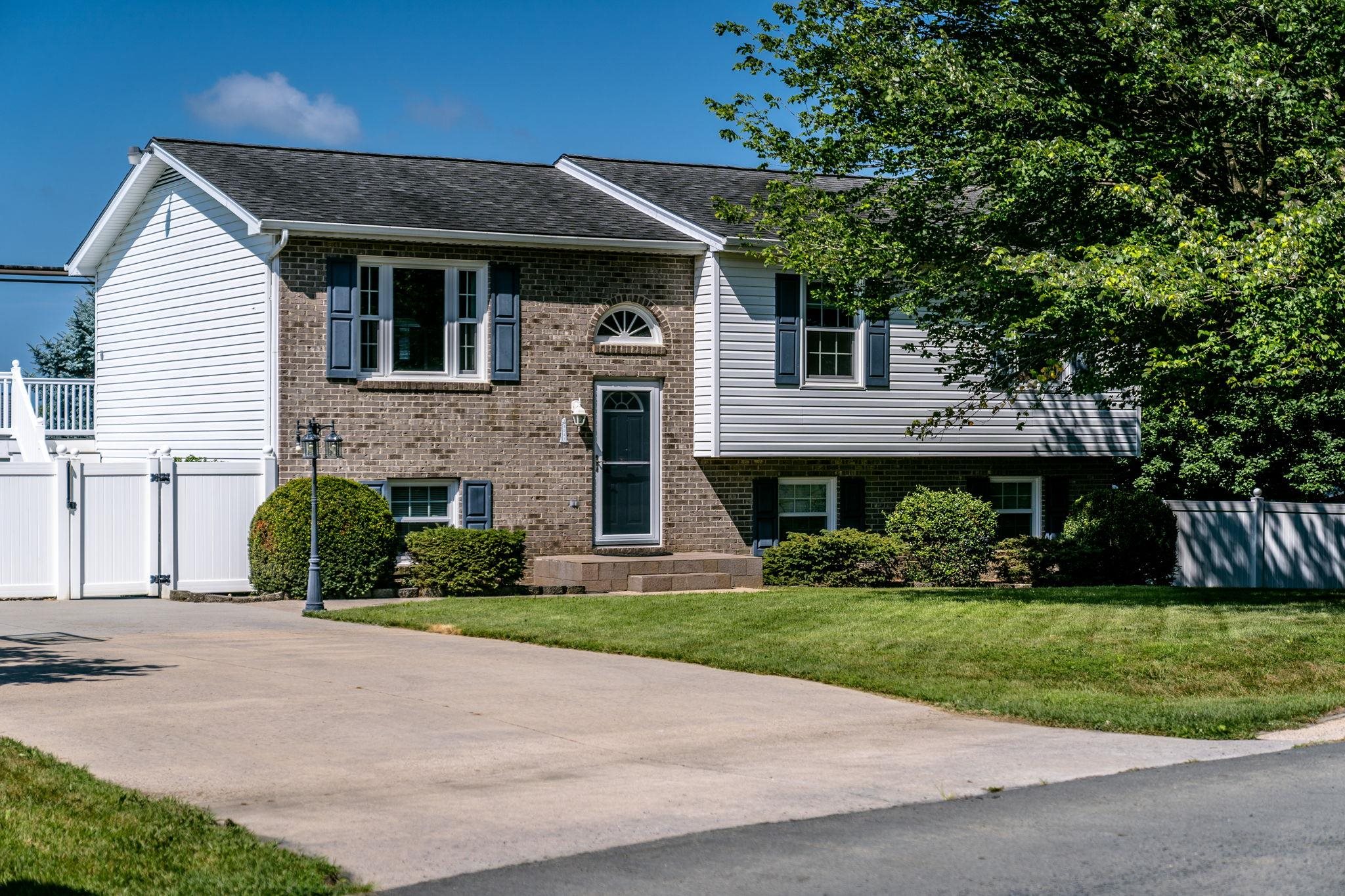 6087 W DONNAGAIL DR, PENN LAIRD, Virginia 22846, 4 Bedrooms Bedrooms, ,2 BathroomsBathrooms,Residential,6087 W DONNAGAIL DR,666936 MLS # 666936