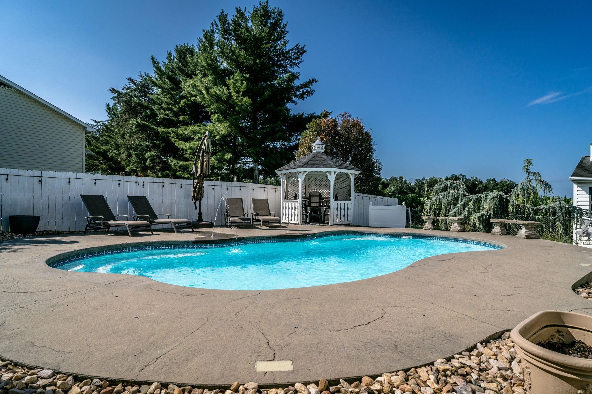 San Jaun fiberglass pool