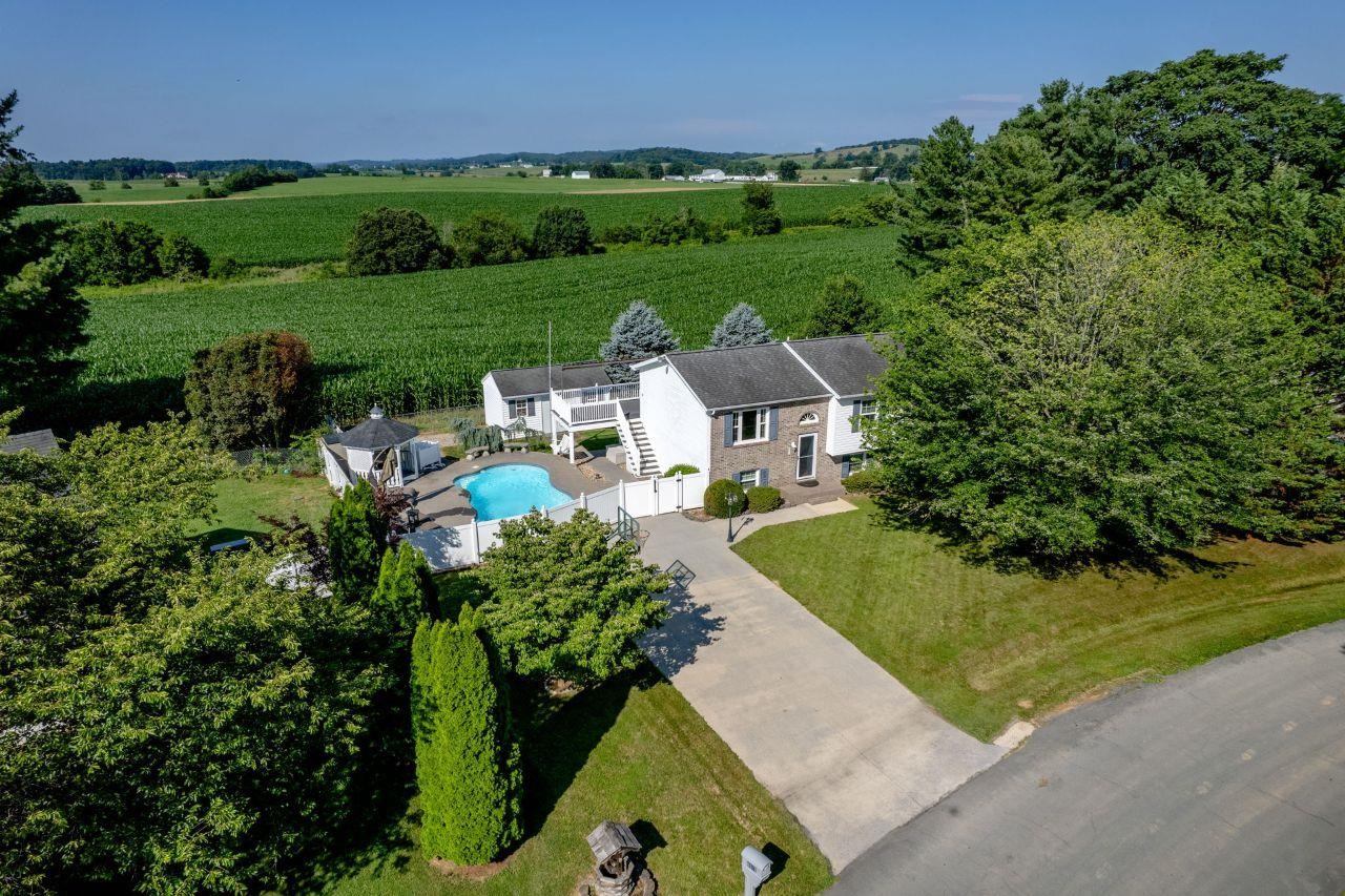 6087 W DONNAGAIL DR, PENN LAIRD, Virginia 22846, 4 Bedrooms Bedrooms, ,2 BathroomsBathrooms,Residential,6087 W DONNAGAIL DR,666936 MLS # 666936