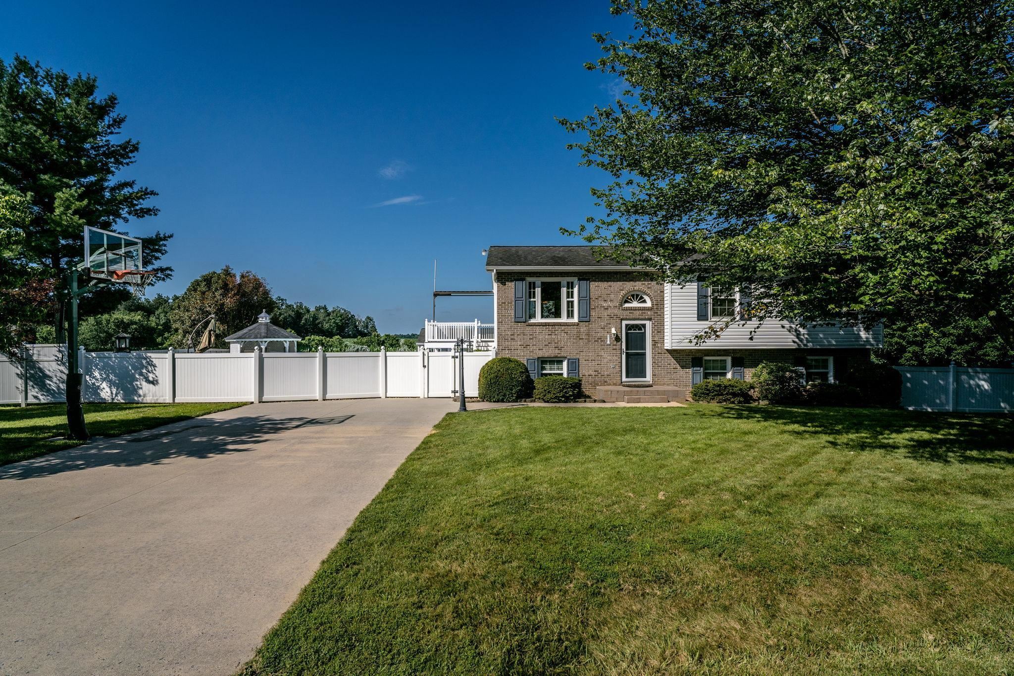 6087 W DONNAGAIL DR, PENN LAIRD, Virginia 22846, 4 Bedrooms Bedrooms, ,2 BathroomsBathrooms,Residential,6087 W DONNAGAIL DR,666936 MLS # 666936