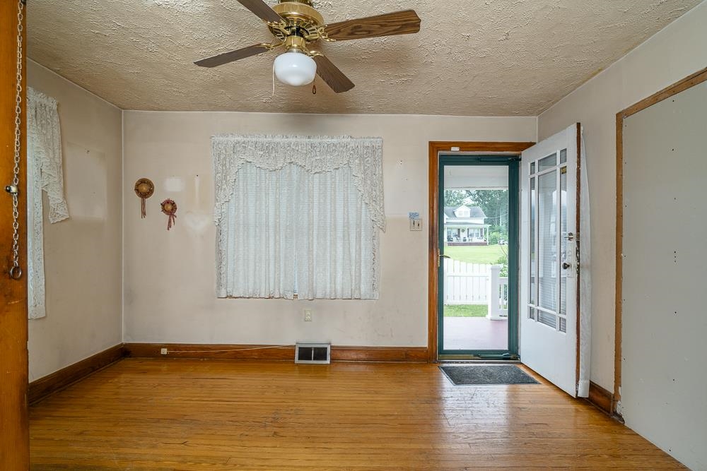 164 FLEEBURG RD, SHENANDOAH, Virginia 22849, 3 Bedrooms Bedrooms, ,1 BathroomBathrooms,Residential,164 FLEEBURG RD,666938 MLS # 666938
