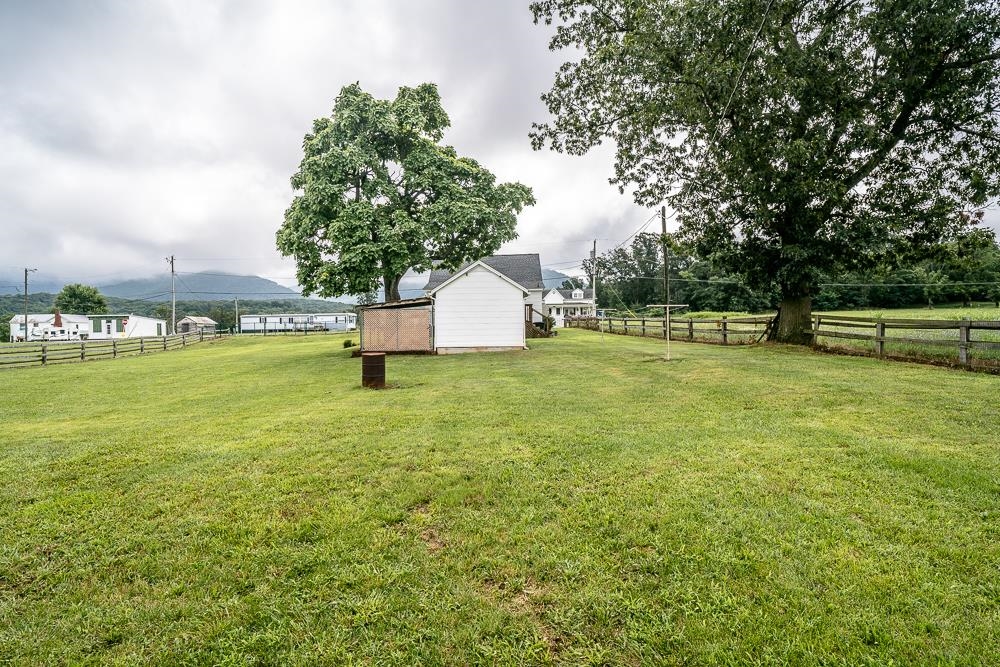 164 FLEEBURG RD, SHENANDOAH, Virginia 22849, 3 Bedrooms Bedrooms, ,1 BathroomBathrooms,Residential,164 FLEEBURG RD,666938 MLS # 666938