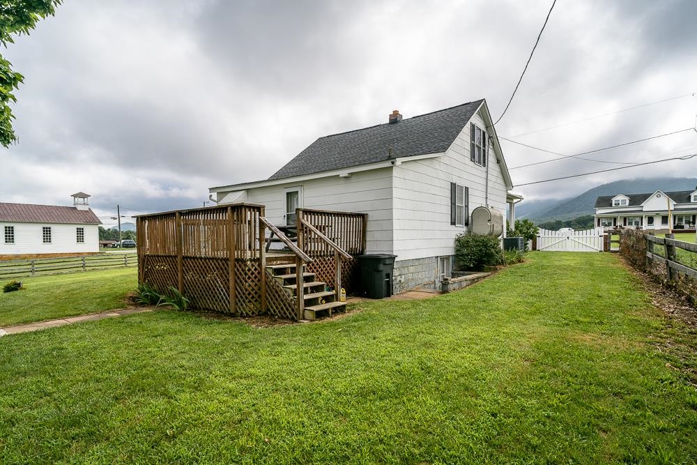 164 FLEEBURG RD, SHENANDOAH, Virginia 22849, 3 Bedrooms Bedrooms, ,1 BathroomBathrooms,Residential,164 FLEEBURG RD,666938 MLS # 666938