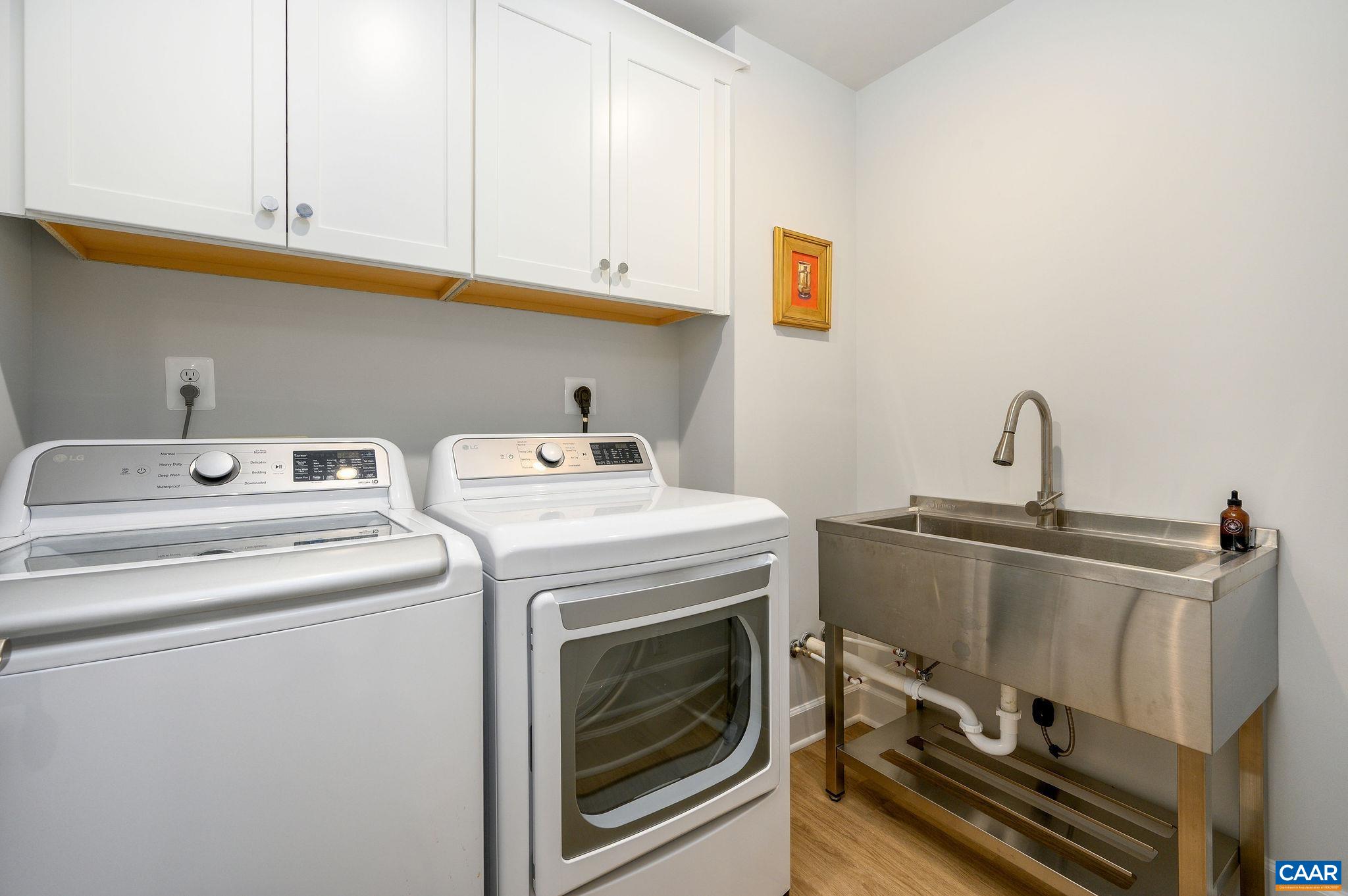 2867 RAMBLING BROOK LN, CROZET, Virginia 22932, 4 Bedrooms Bedrooms, ,3 BathroomsBathrooms,Residential,Better-than-new, stylish, low-maintenance 4 BR, 3.,2867 RAMBLING BROOK LN,666944 MLS # 666944