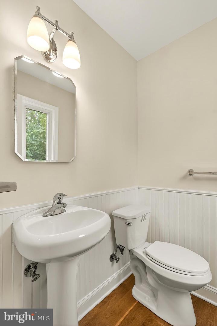 1812 OLNEY RD, FALLS CHURCH, Virginia 22043, 4 Bedrooms Bedrooms, ,2 BathroomsBathrooms,Residential,For sale,1812 OLNEY RD,VAFX2246568 MLS # VAFX2246568