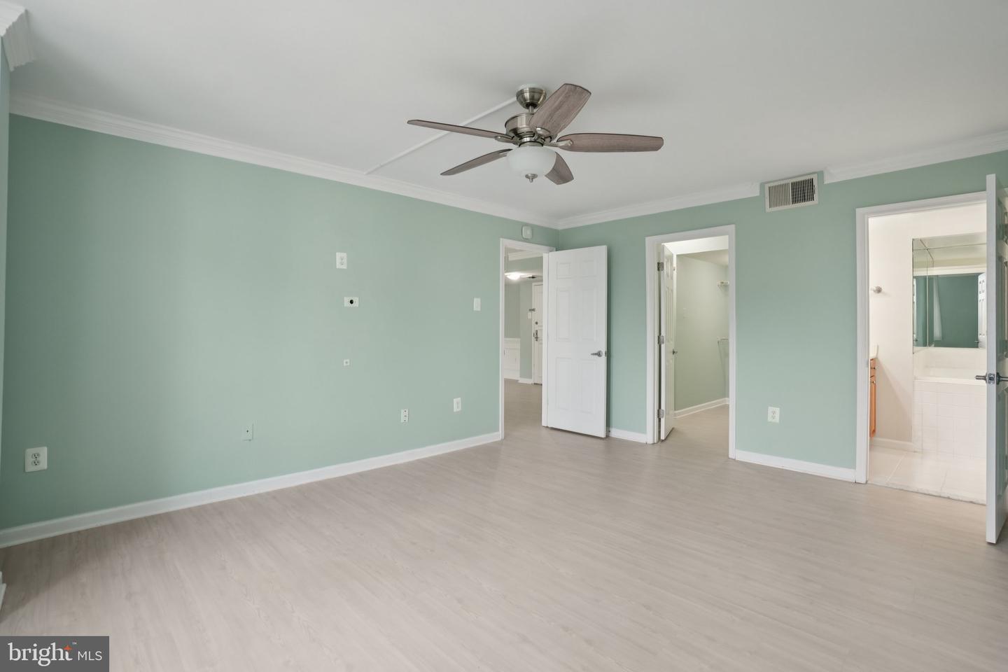 1515 S ARLINGTON RIDGE RD #603, ARLINGTON, Virginia 22202, 2 Bedrooms Bedrooms, ,2 BathroomsBathrooms,Residential,For sale,1515 S ARLINGTON RIDGE RD #603,VAAR2059070 MLS # VAAR2059070