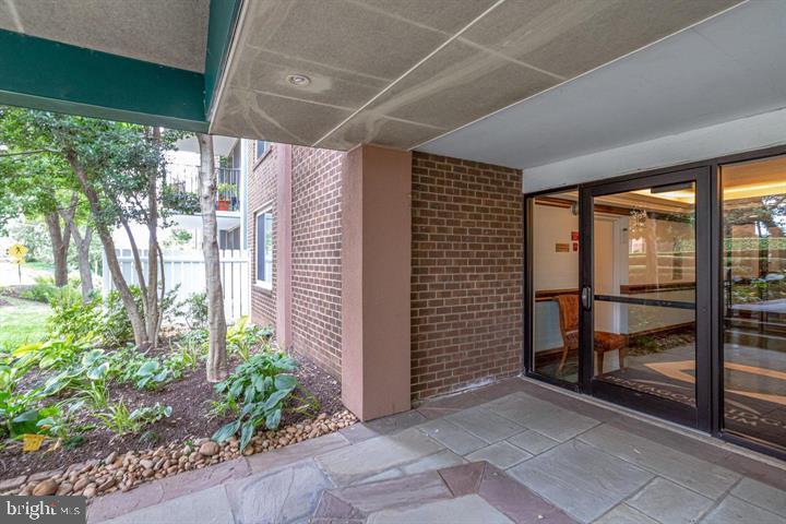 1515 S ARLINGTON RIDGE RD #603, ARLINGTON, Virginia 22202, 2 Bedrooms Bedrooms, ,2 BathroomsBathrooms,Residential,For sale,1515 S ARLINGTON RIDGE RD #603,VAAR2059070 MLS # VAAR2059070