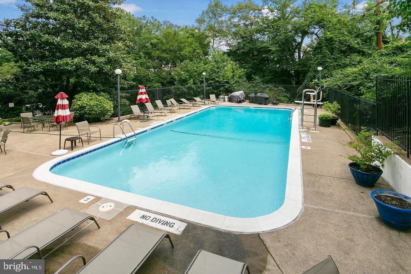 1515 S ARLINGTON RIDGE RD #603, ARLINGTON, Virginia 22202, 2 Bedrooms Bedrooms, ,2 BathroomsBathrooms,Residential,For sale,1515 S ARLINGTON RIDGE RD #603,VAAR2059070 MLS # VAAR2059070