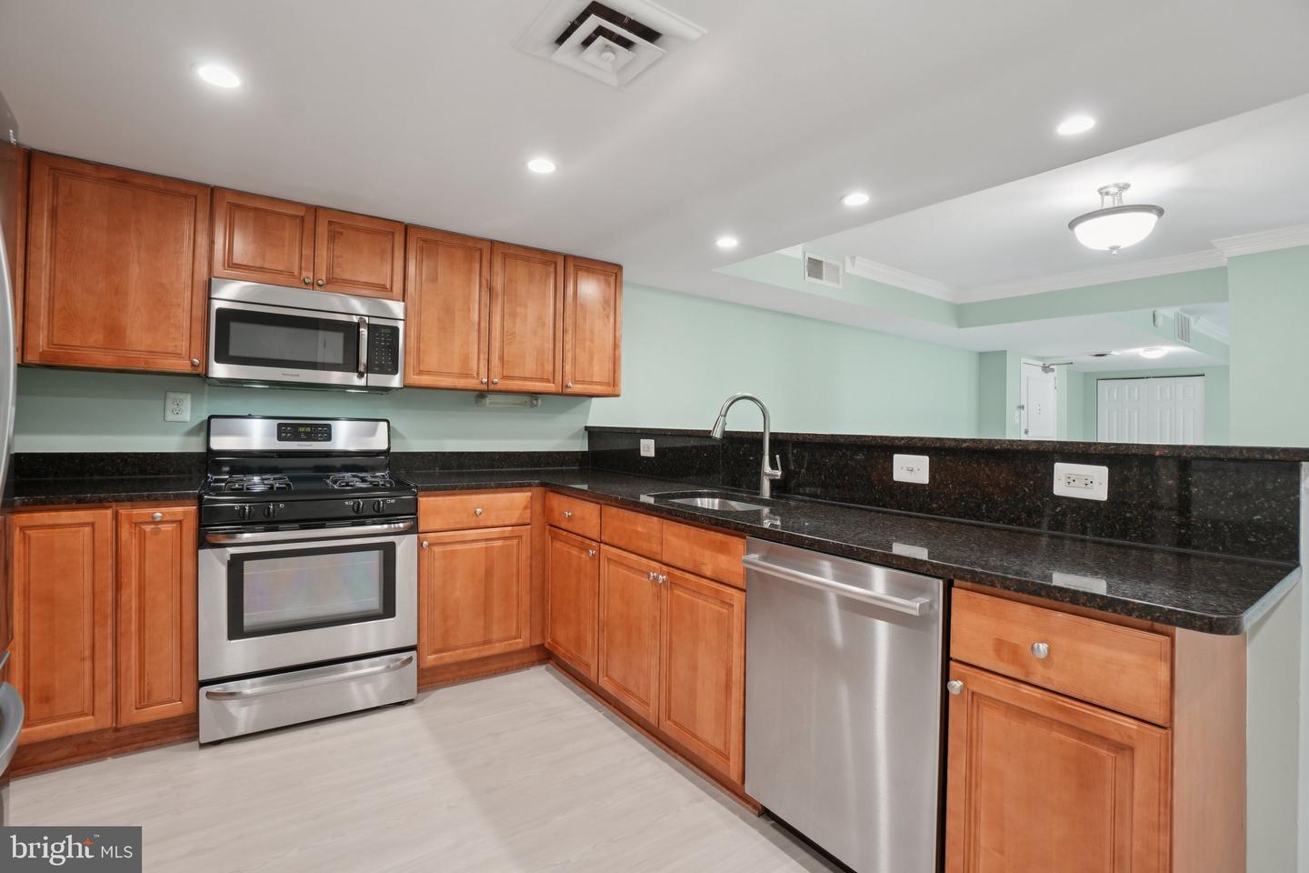 1515 S ARLINGTON RIDGE RD #603, ARLINGTON, Virginia 22202, 2 Bedrooms Bedrooms, ,2 BathroomsBathrooms,Residential,For sale,1515 S ARLINGTON RIDGE RD #603,VAAR2059070 MLS # VAAR2059070