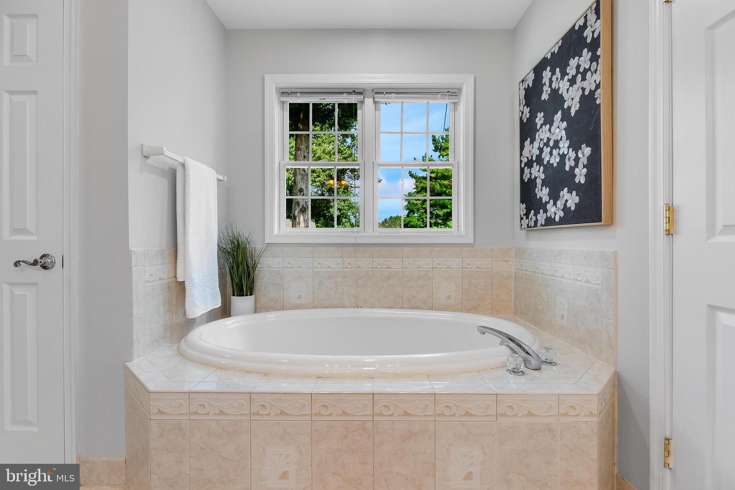 9956 CORSICA ST, VIENNA, Virginia 22181, 4 Bedrooms Bedrooms, ,3 BathroomsBathrooms,Residential,For sale,9956 CORSICA ST,VAFX2247178 MLS # VAFX2247178