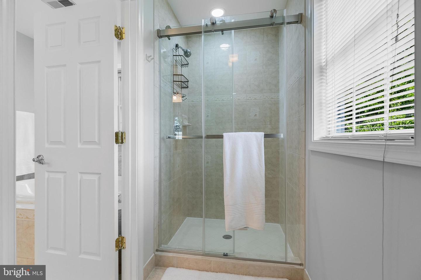 9956 CORSICA ST, VIENNA, Virginia 22181, 4 Bedrooms Bedrooms, ,3 BathroomsBathrooms,Residential,For sale,9956 CORSICA ST,VAFX2247178 MLS # VAFX2247178