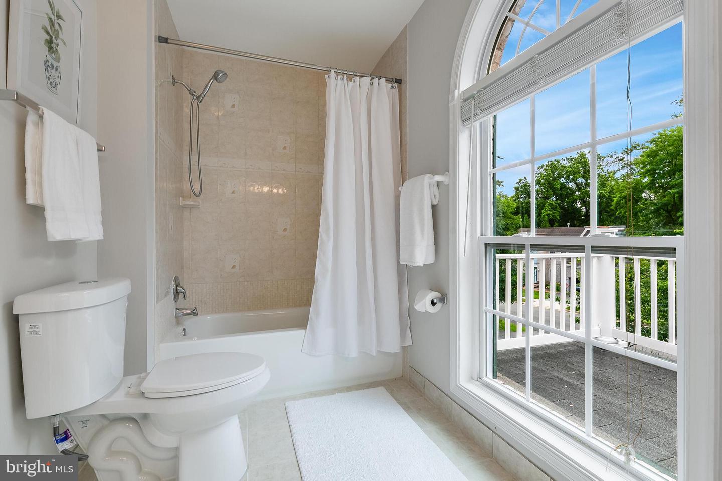 9956 CORSICA ST, VIENNA, Virginia 22181, 4 Bedrooms Bedrooms, ,3 BathroomsBathrooms,Residential,For sale,9956 CORSICA ST,VAFX2247178 MLS # VAFX2247178