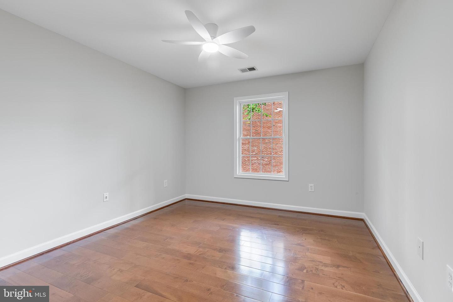 9956 CORSICA ST, VIENNA, Virginia 22181, 4 Bedrooms Bedrooms, ,3 BathroomsBathrooms,Residential,For sale,9956 CORSICA ST,VAFX2247178 MLS # VAFX2247178