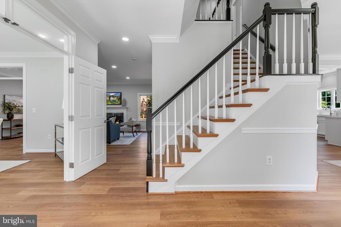 9956 CORSICA ST, VIENNA, Virginia 22181, 4 Bedrooms Bedrooms, ,3 BathroomsBathrooms,Residential,For sale,9956 CORSICA ST,VAFX2247178 MLS # VAFX2247178
