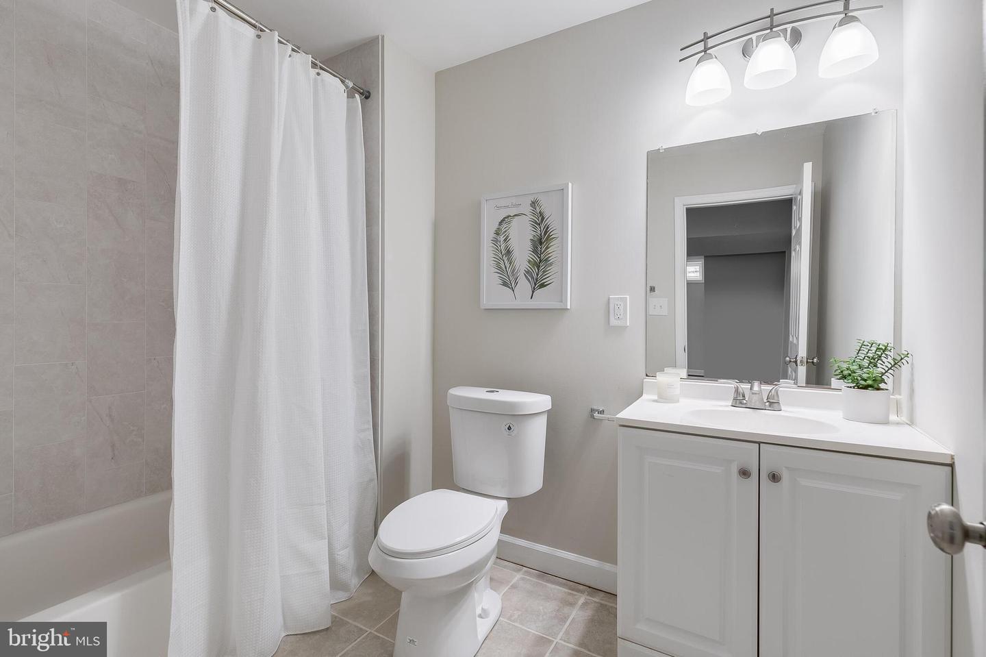 9956 CORSICA ST, VIENNA, Virginia 22181, 4 Bedrooms Bedrooms, ,3 BathroomsBathrooms,Residential,For sale,9956 CORSICA ST,VAFX2247178 MLS # VAFX2247178