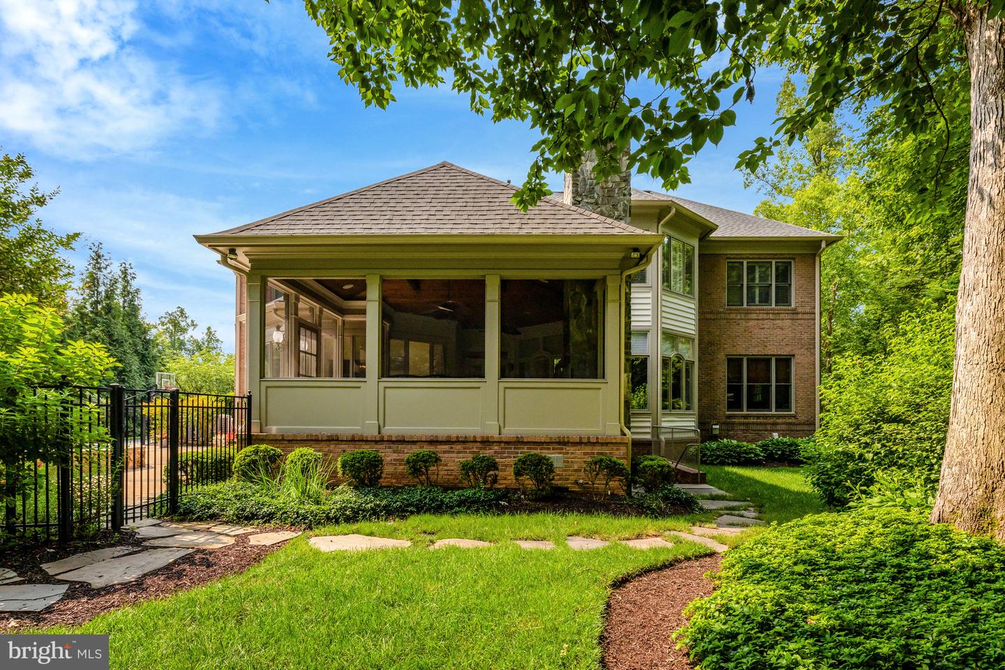 10910 SHALLOW CREEK DR, GREAT FALLS, Virginia 22066, 5 Bedrooms Bedrooms, ,5 BathroomsBathrooms,Residential,For sale,10910 SHALLOW CREEK DR,VAFX2247266 MLS # VAFX2247266