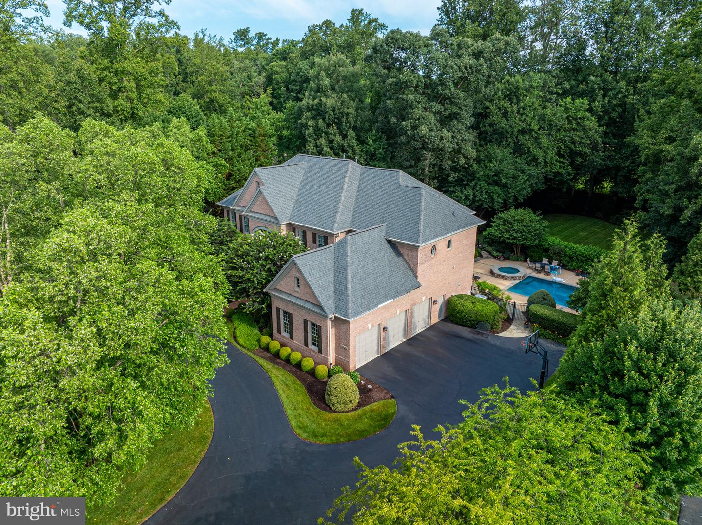 10910 SHALLOW CREEK DR, GREAT FALLS, Virginia 22066, 5 Bedrooms Bedrooms, ,5 BathroomsBathrooms,Residential,For sale,10910 SHALLOW CREEK DR,VAFX2247266 MLS # VAFX2247266
