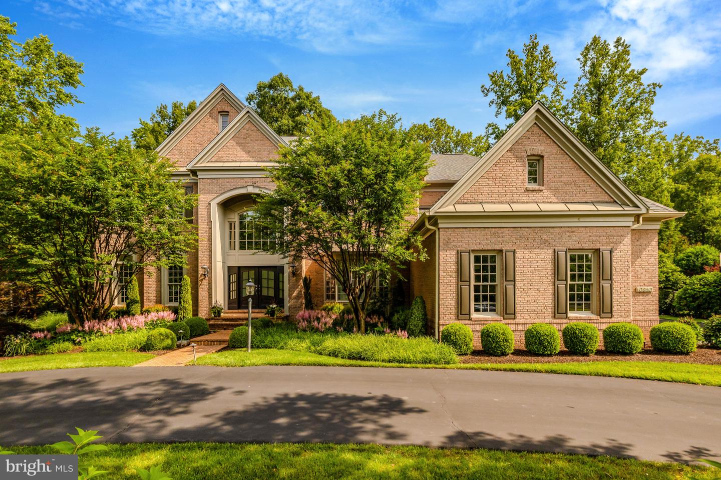 10910 SHALLOW CREEK DR, GREAT FALLS, Virginia 22066, 5 Bedrooms Bedrooms, ,5 BathroomsBathrooms,Residential,For sale,10910 SHALLOW CREEK DR,VAFX2247266 MLS # VAFX2247266