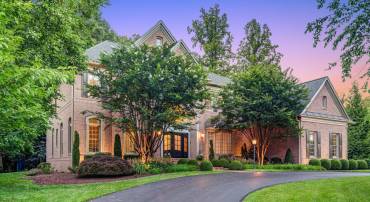 10910 SHALLOW CREEK DR, GREAT FALLS, Virginia 22066, 5 Bedrooms Bedrooms, ,5 BathroomsBathrooms,Residential,For sale,10910 SHALLOW CREEK DR,VAFX2247266 MLS # VAFX2247266