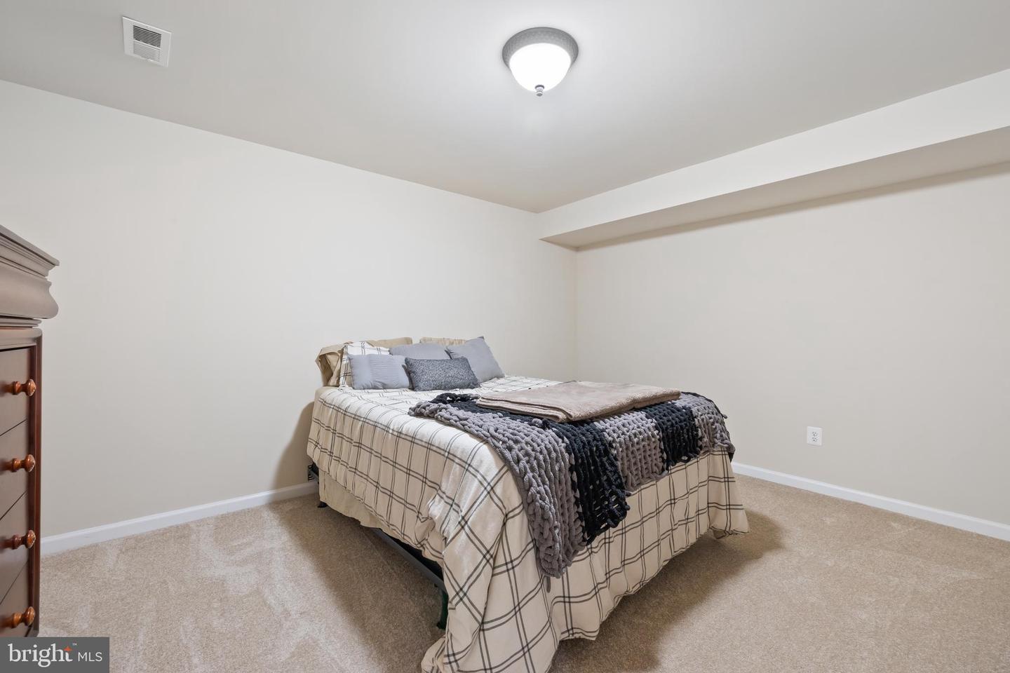 10783 HAGGLE CT, MANASSAS, Virginia 20112, 5 Bedrooms Bedrooms, ,4 BathroomsBathrooms,Residential,For sale,10783 HAGGLE CT,VAPW2097036 MLS # VAPW2097036
