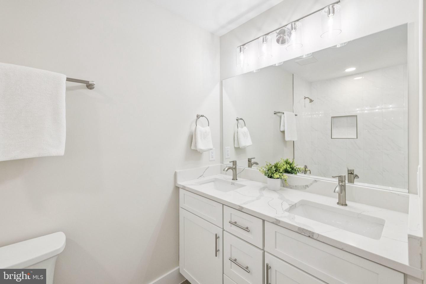 2437 ROCKBRIDGE ST, VIENNA, Virginia 22180, 4 Bedrooms Bedrooms, ,3 BathroomsBathrooms,Residential,For sale,2437 ROCKBRIDGE ST,VAFX2247456 MLS # VAFX2247456