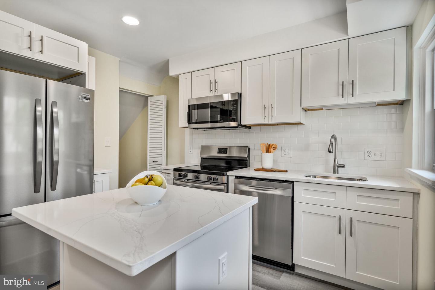 3465 S WAKEFIELD ST S, ARLINGTON, Virginia 22206, 2 Bedrooms Bedrooms, ,2 BathroomsBathrooms,Residential,For sale,3465 S WAKEFIELD ST S,VAAR2059254 MLS # VAAR2059254