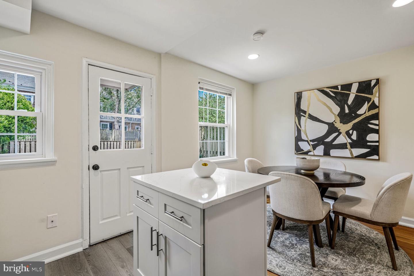 3465 S WAKEFIELD ST S, ARLINGTON, Virginia 22206, 2 Bedrooms Bedrooms, ,2 BathroomsBathrooms,Residential,For sale,3465 S WAKEFIELD ST S,VAAR2059254 MLS # VAAR2059254