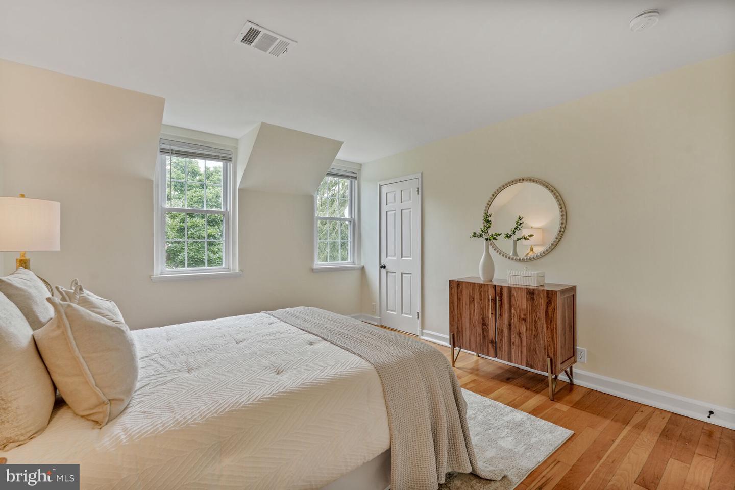 3465 S WAKEFIELD ST S, ARLINGTON, Virginia 22206, 2 Bedrooms Bedrooms, ,2 BathroomsBathrooms,Residential,For sale,3465 S WAKEFIELD ST S,VAAR2059254 MLS # VAAR2059254