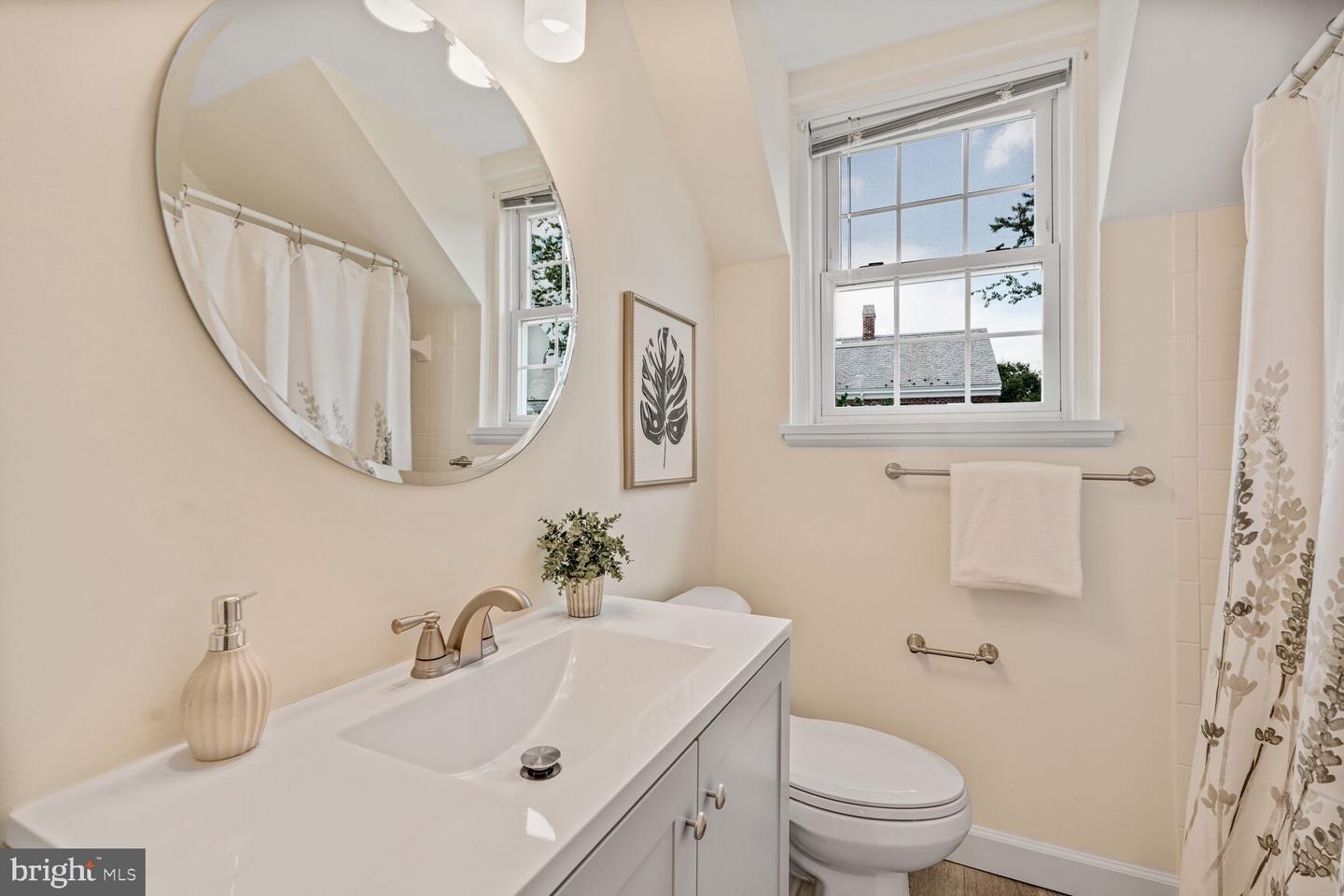 3465 S WAKEFIELD ST S, ARLINGTON, Virginia 22206, 2 Bedrooms Bedrooms, ,2 BathroomsBathrooms,Residential,For sale,3465 S WAKEFIELD ST S,VAAR2059254 MLS # VAAR2059254
