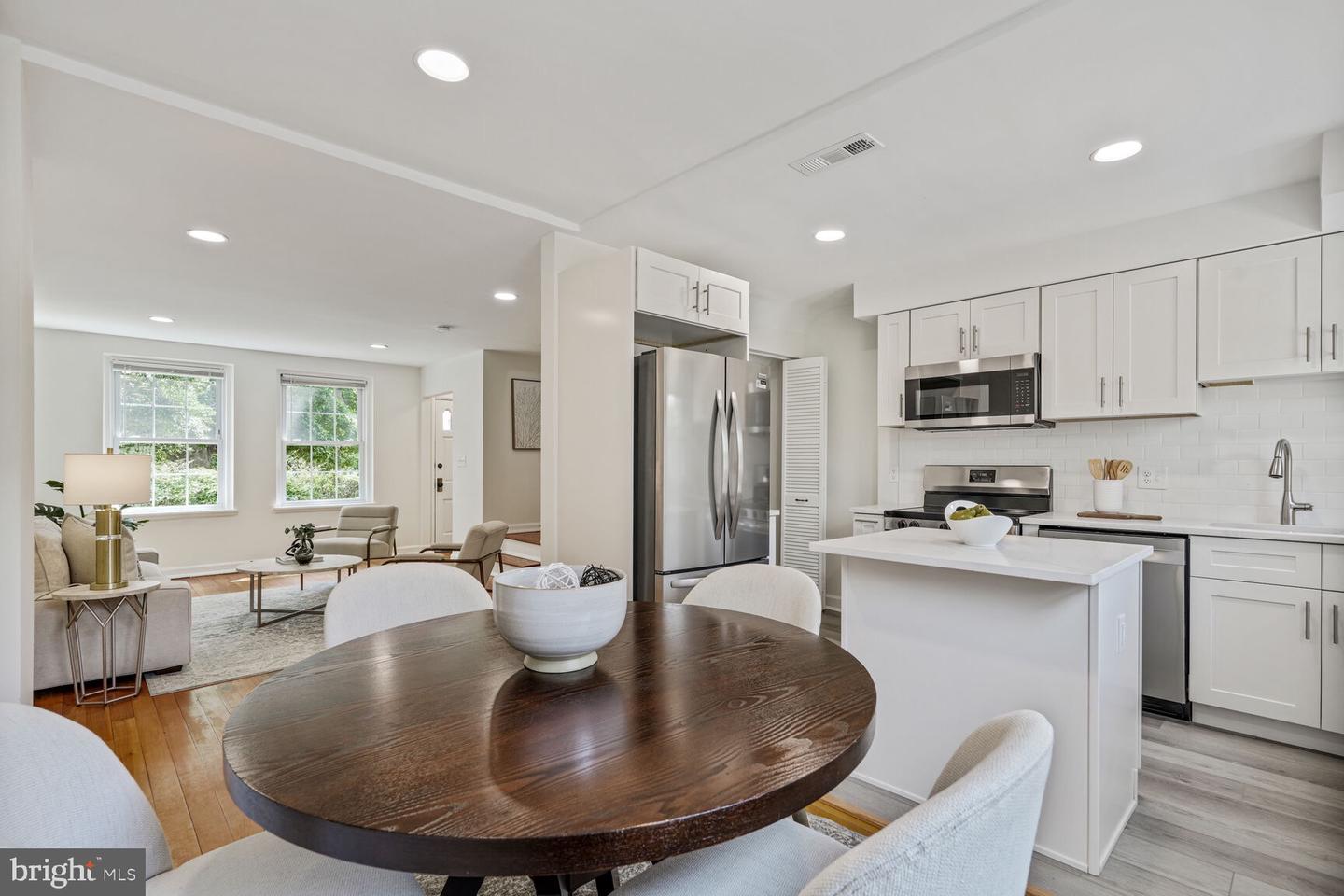 3465 S WAKEFIELD ST S, ARLINGTON, Virginia 22206, 2 Bedrooms Bedrooms, ,2 BathroomsBathrooms,Residential,For sale,3465 S WAKEFIELD ST S,VAAR2059254 MLS # VAAR2059254