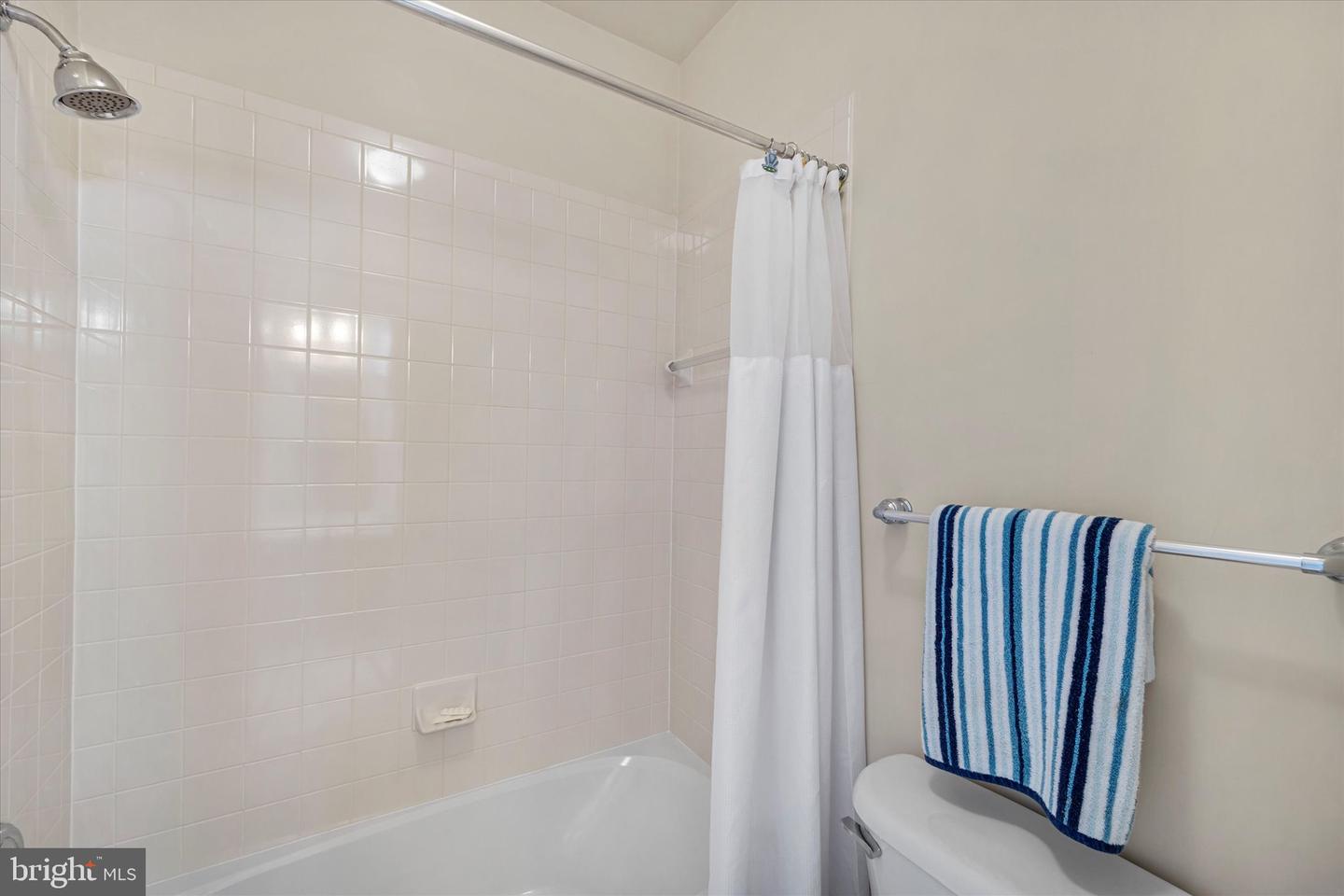 19359 WRENBURY LN, LEESBURG, Virginia 20175, 5 Bedrooms Bedrooms, ,5 BathroomsBathrooms,Residential,For sale,19359 WRENBURY LN,VALO2099702 MLS # VALO2099702