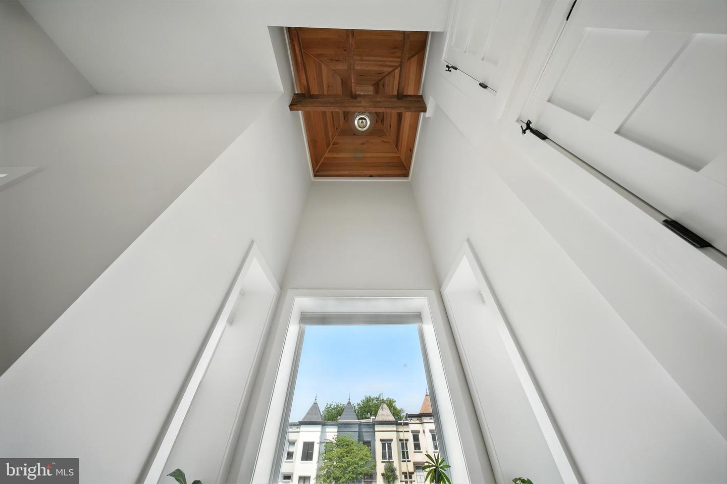 1831 NORTH CAPITOL ST NE, WASHINGTON, District Of Columbia 20002, 4 Bedrooms Bedrooms, ,4 BathroomsBathrooms,Residential,For sale,1831 NORTH CAPITOL ST NE,DCDC2206246 MLS # DCDC2206246