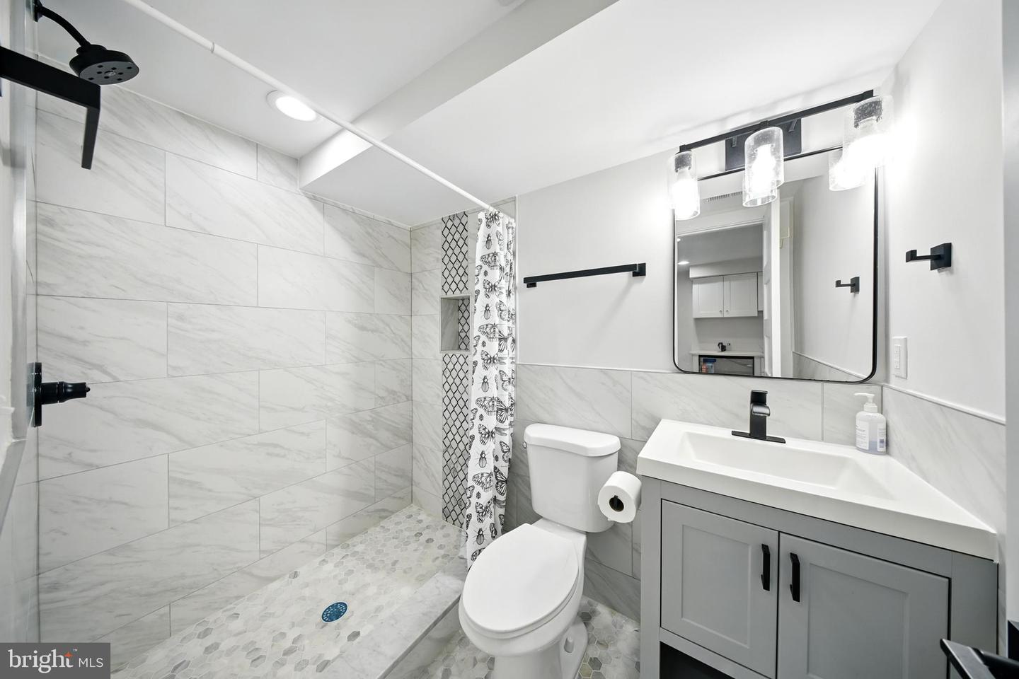 1831 NORTH CAPITOL ST NE, WASHINGTON, District Of Columbia 20002, 4 Bedrooms Bedrooms, ,4 BathroomsBathrooms,Residential,For sale,1831 NORTH CAPITOL ST NE,DCDC2206246 MLS # DCDC2206246